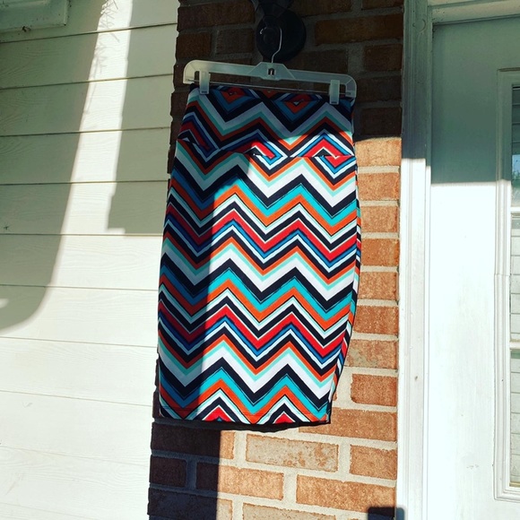 Multicolor Chevron Print Pencil Skirt - Picture 3 of 3